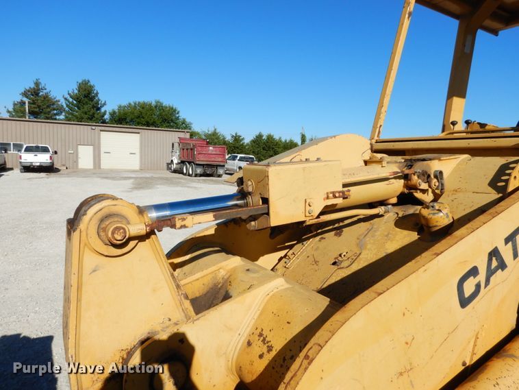 image for item KI9601 1988 Caterpillar 953  track loader