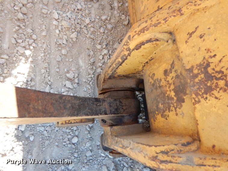 image for item KI9601 1988 Caterpillar 953  track loader