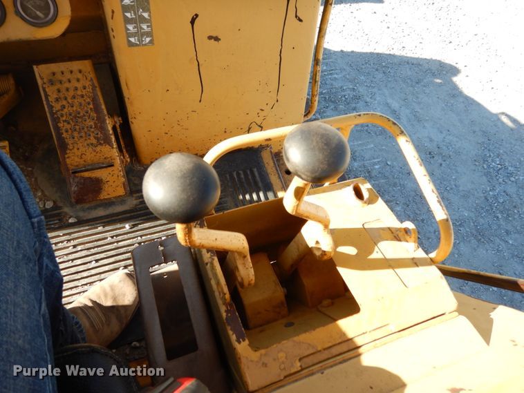image for item KI9601 1988 Caterpillar 953  track loader