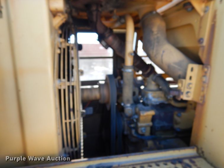 image for item KI9601 1988 Caterpillar 953  track loader