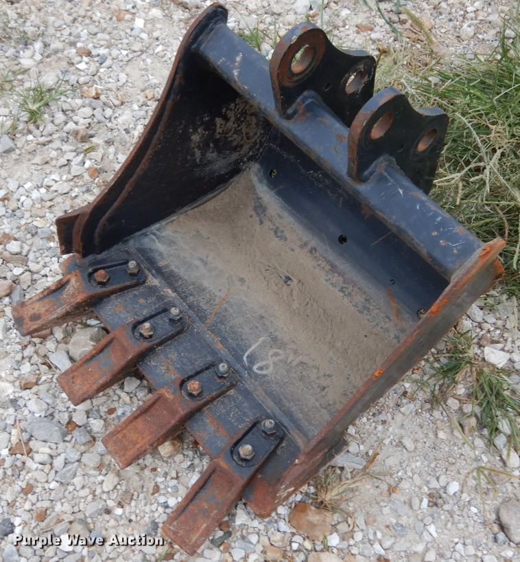 image for item KI9635 Bobcat  18"W bucket