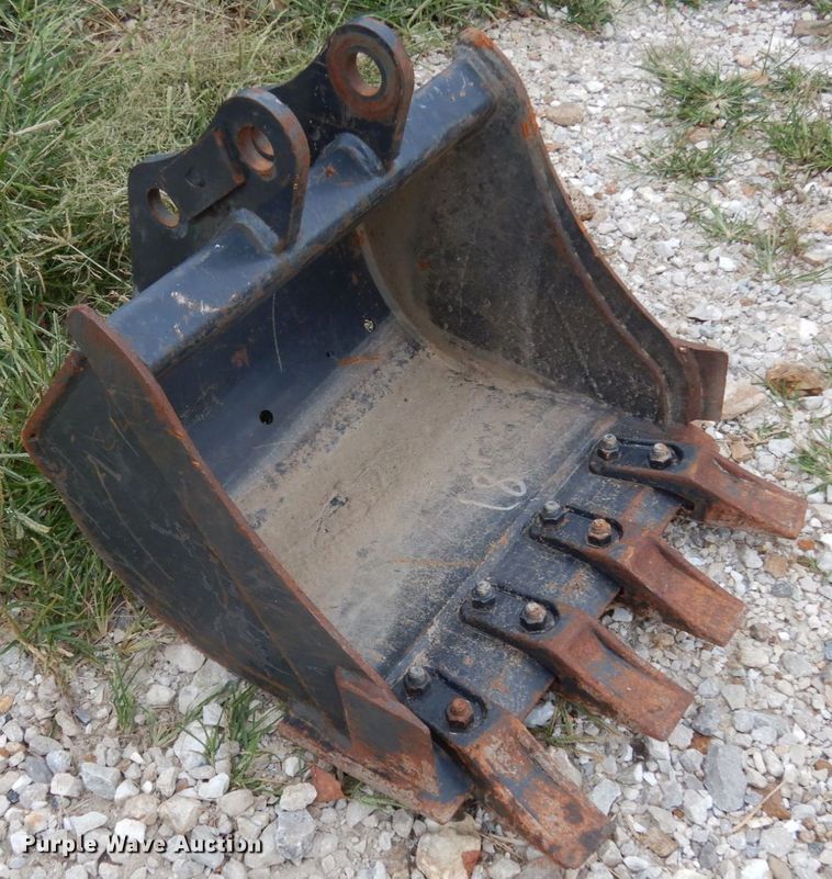 image for item KI9635 Bobcat  18"W bucket