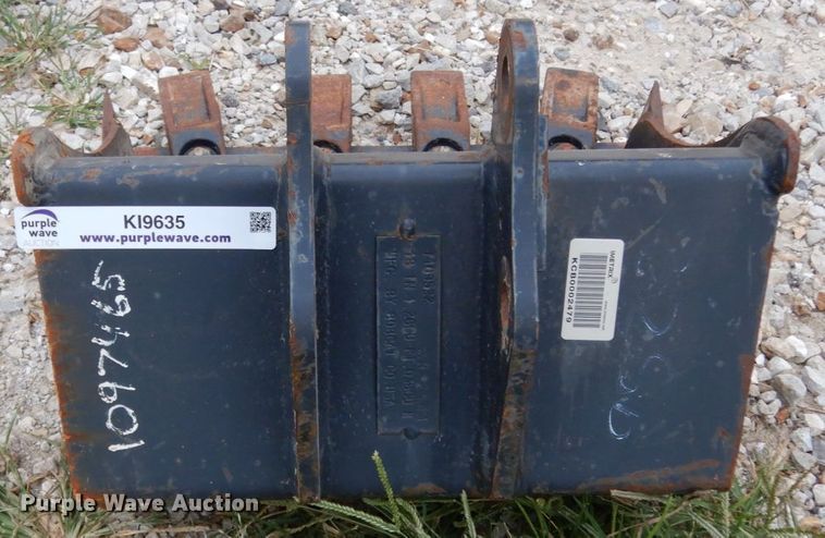 image for item KI9635 Bobcat  18"W bucket