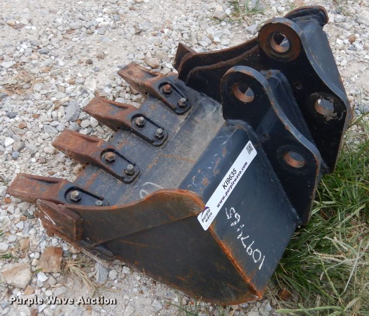 image for item KI9635 Bobcat  18"W bucket