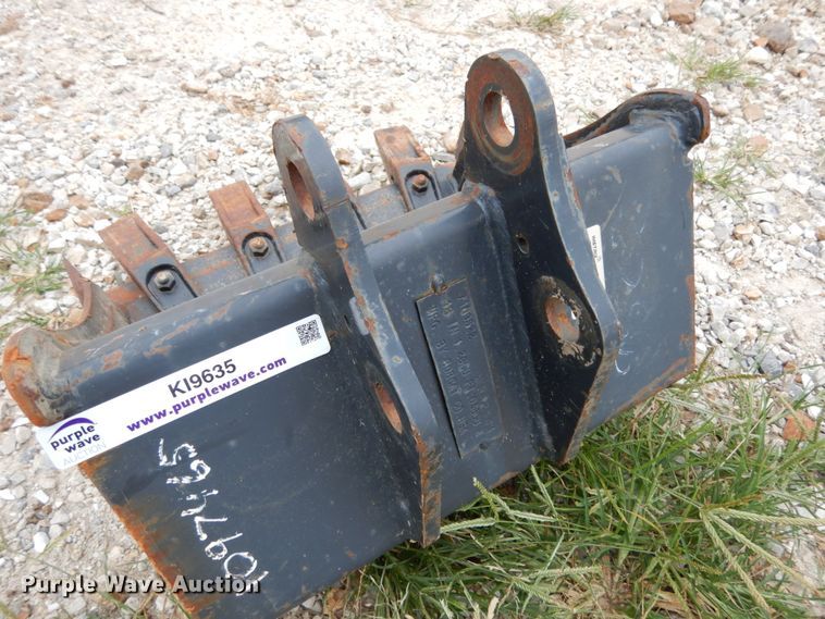 image for item KI9635 Bobcat  18"W bucket