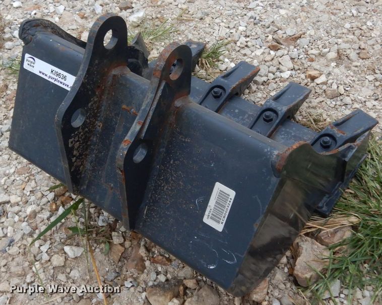 image for item KI9636 Bobcat  20"W bucket