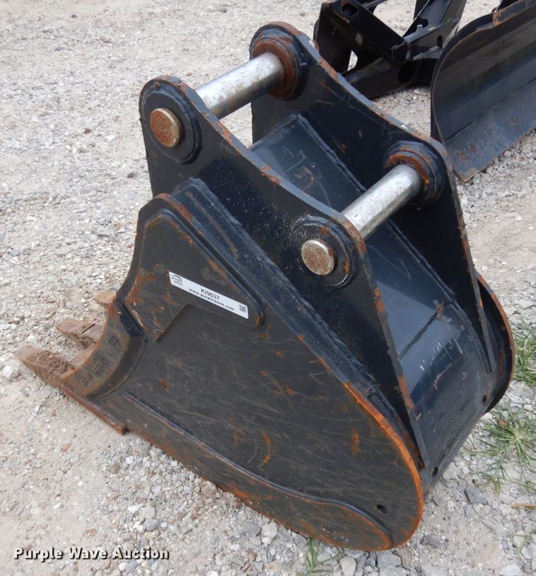 image for item KI9637 Bobcat  18"W bucket