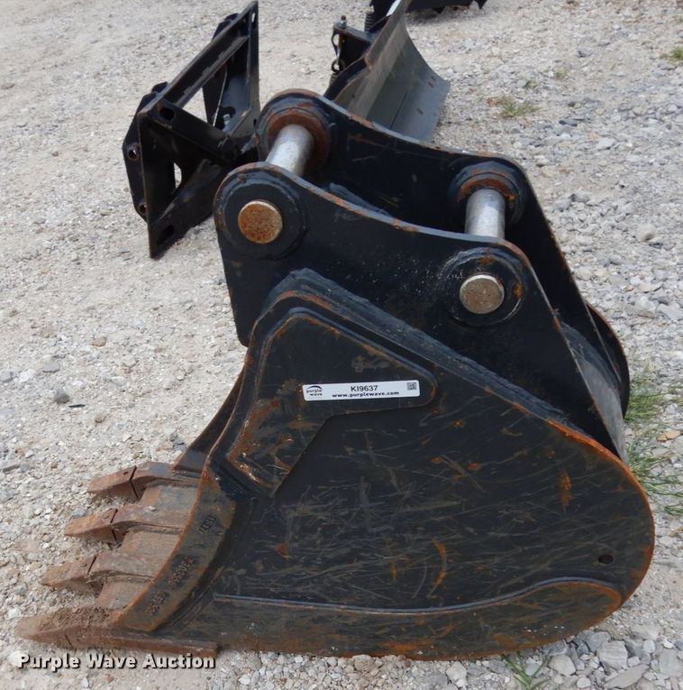 image for item KI9637 Bobcat  18"W bucket