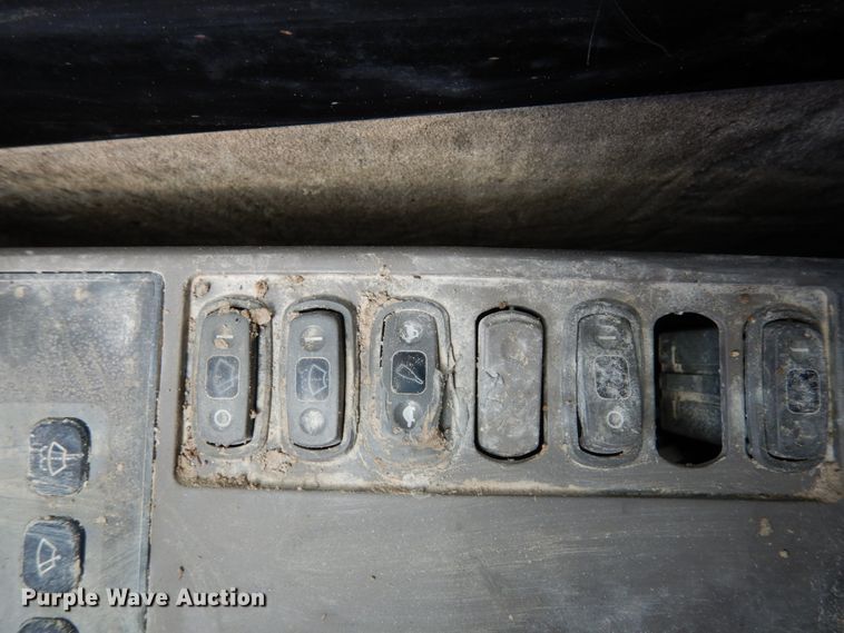 image for item KI9657 2000 Caterpillar 325B L  excavator