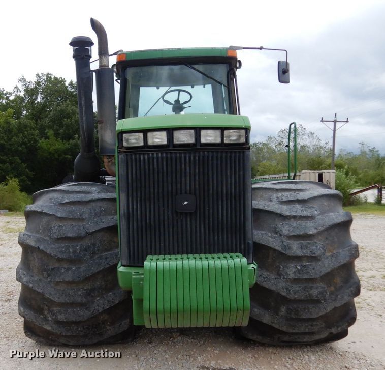 image for item KI9660 2000 John Deere 9400  4WD tractor