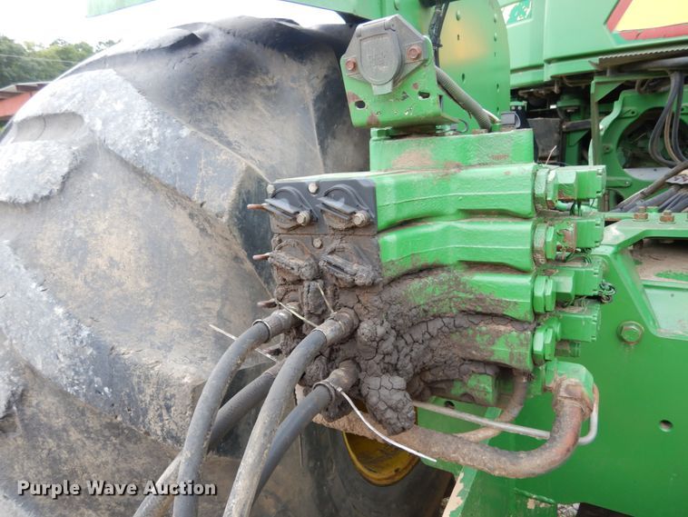 image for item KI9660 2000 John Deere 9400  4WD tractor