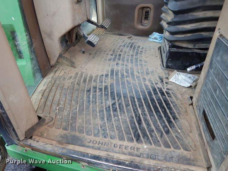 image for item KI9660 2000 John Deere 9400  4WD tractor