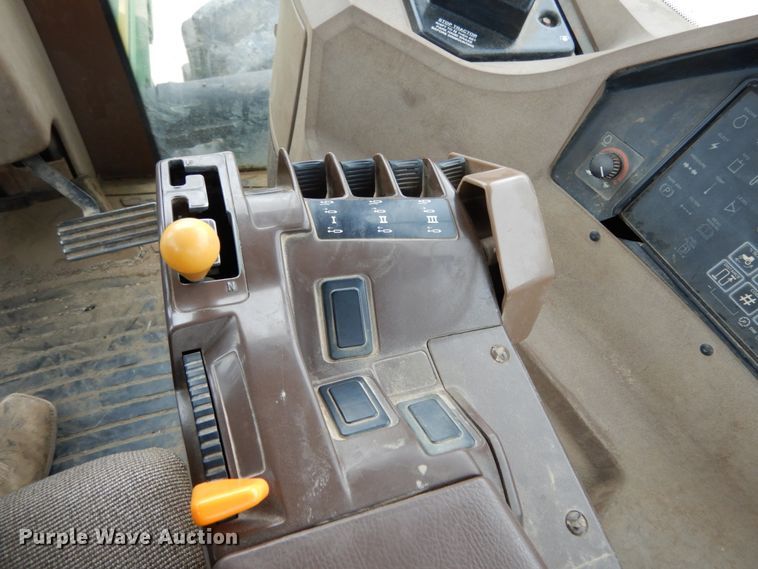 image for item KI9660 2000 John Deere 9400  4WD tractor