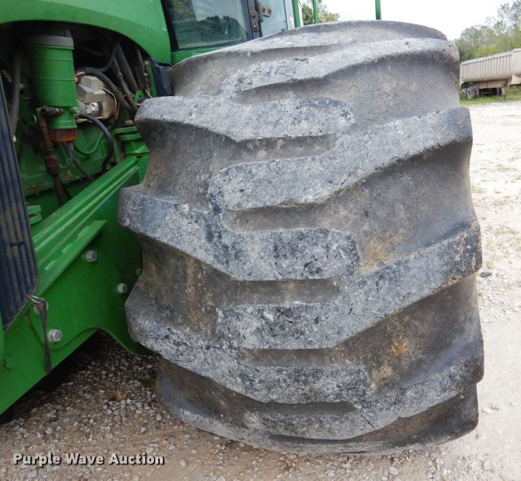 image for item KI9660 2000 John Deere 9400  4WD tractor