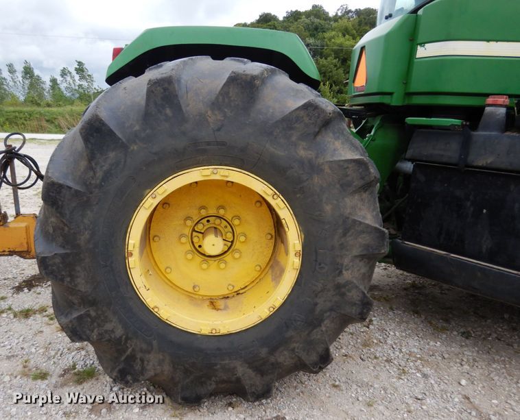 image for item KI9660 2000 John Deere 9400  4WD tractor