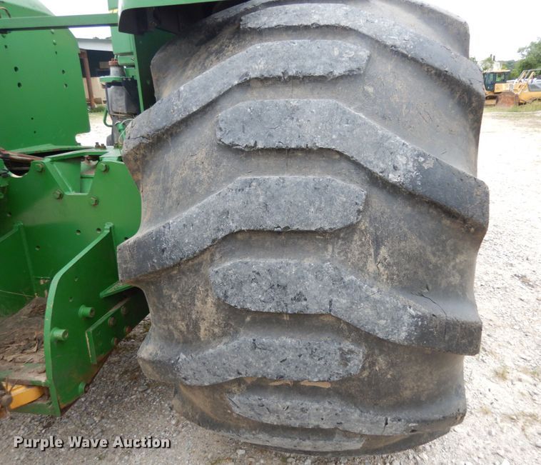 image for item KI9660 2000 John Deere 9400  4WD tractor