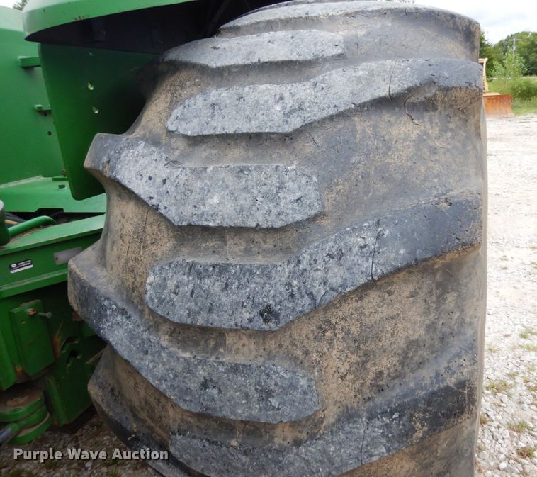 image for item KI9660 2000 John Deere 9400  4WD tractor