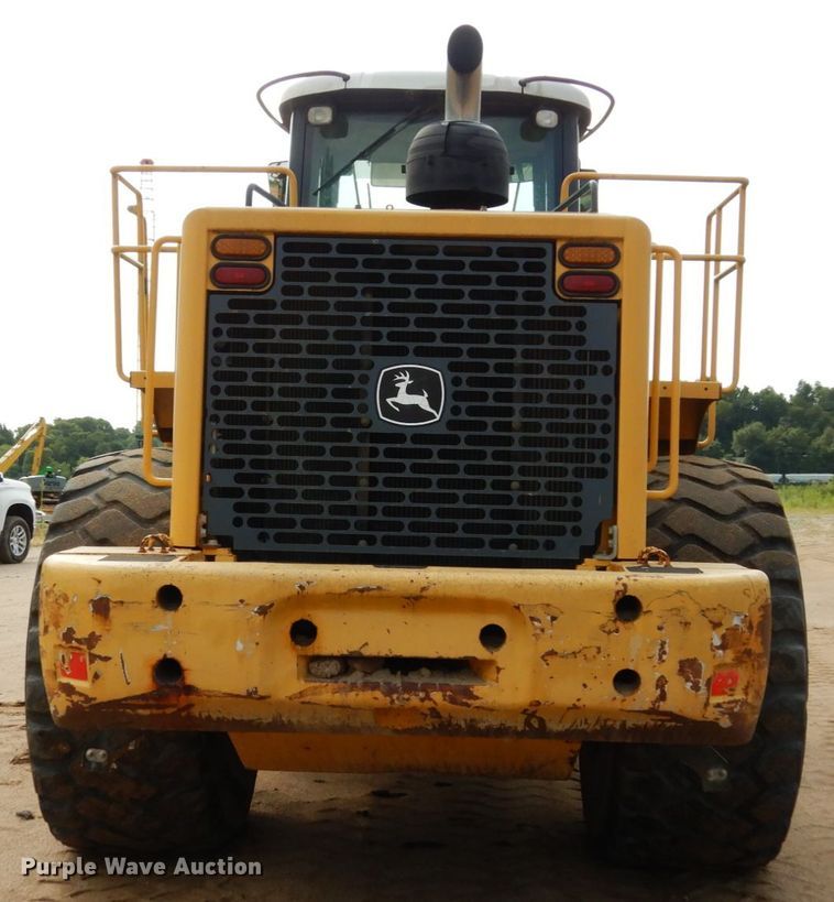 image for item KI9662 2005 John Deere 824J  wheel loader