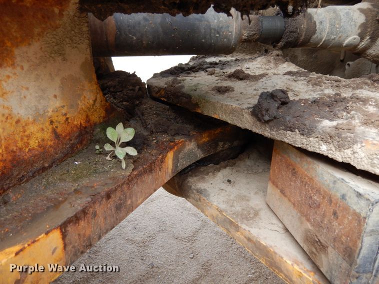 image for item KI9662 2005 John Deere 824J  wheel loader