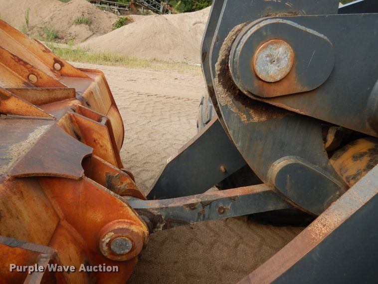 image for item KI9662 2005 John Deere 824J  wheel loader