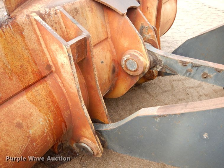 image for item KI9662 2005 John Deere 824J  wheel loader