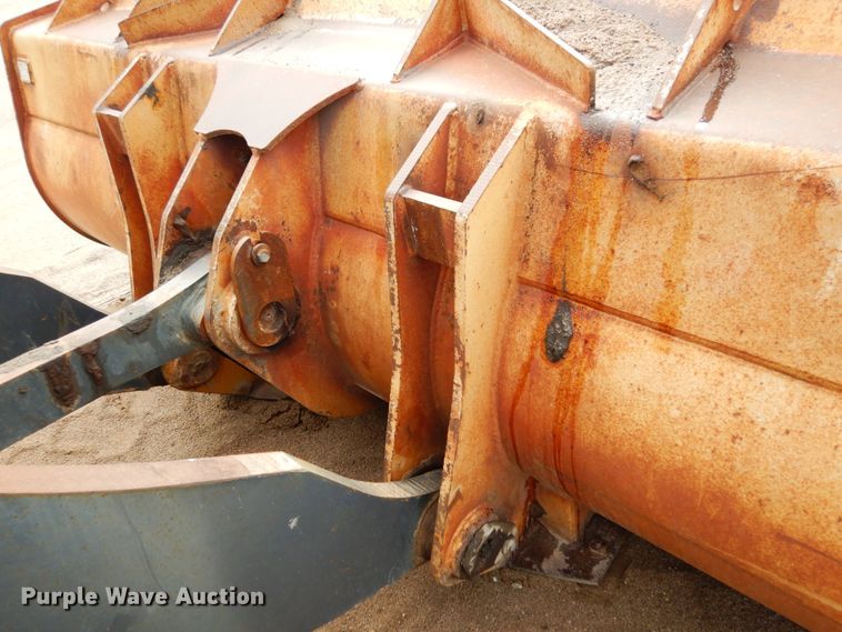 image for item KI9662 2005 John Deere 824J  wheel loader