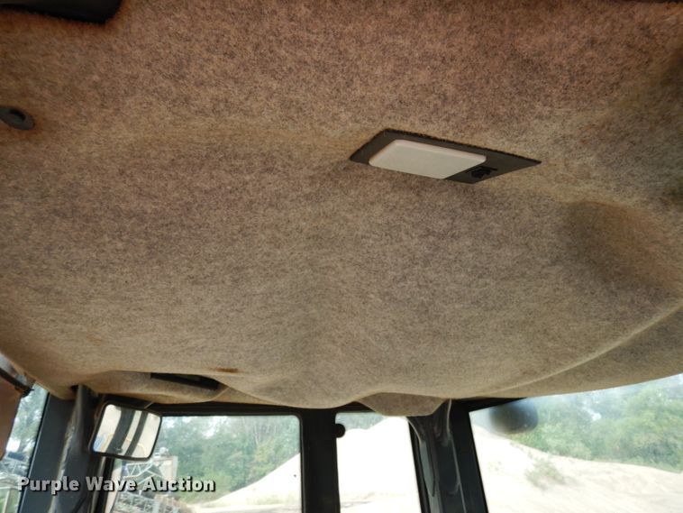 image for item KI9662 2005 John Deere 824J  wheel loader