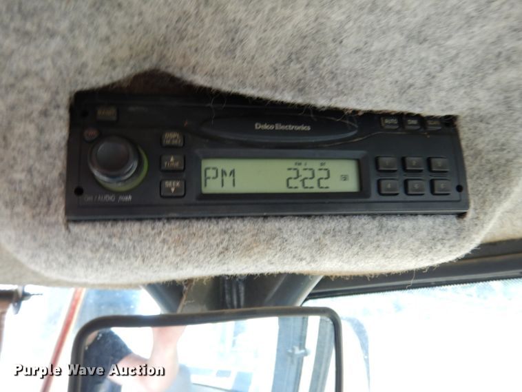 image for item KI9662 2005 John Deere 824J  wheel loader