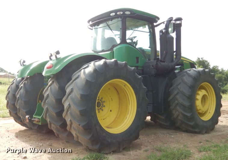 image for item KI9663 2013 John Deere 9460R Scraper Special  4WD tractor