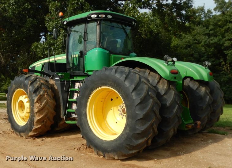 image for item KI9663 2013 John Deere 9460R Scraper Special  4WD tractor