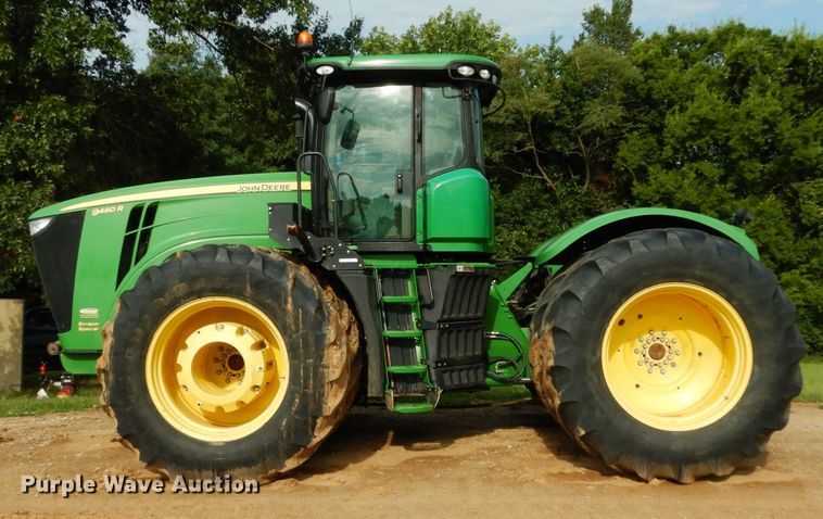 image for item KI9663 2013 John Deere 9460R Scraper Special  4WD tractor