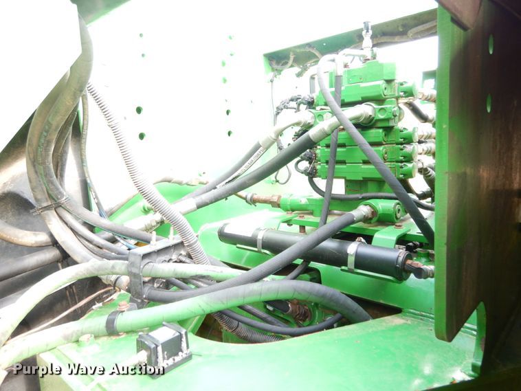 image for item KI9663 2013 John Deere 9460R Scraper Special  4WD tractor