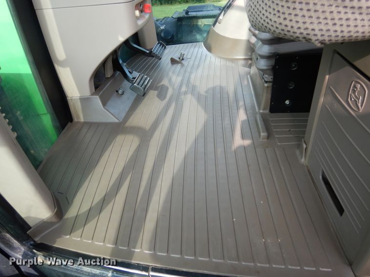 image for item KI9663 2013 John Deere 9460R Scraper Special  4WD tractor