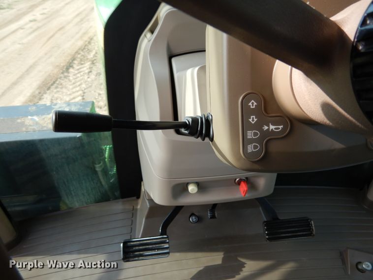 image for item KI9663 2013 John Deere 9460R Scraper Special  4WD tractor