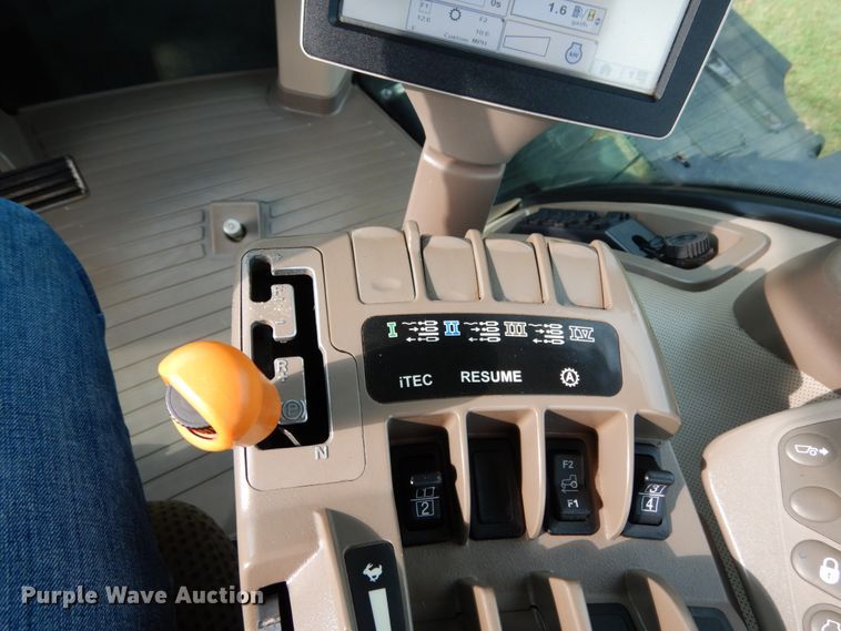 image for item KI9663 2013 John Deere 9460R Scraper Special  4WD tractor