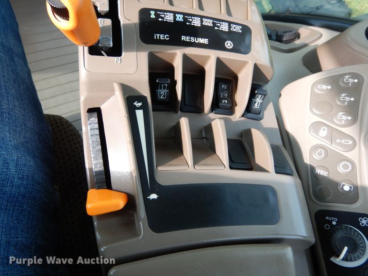 image for item KI9663 2013 John Deere 9460R Scraper Special  4WD tractor