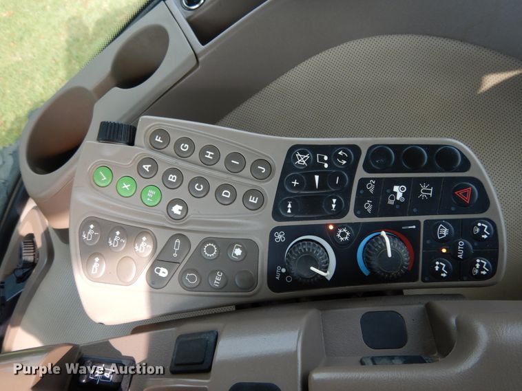 image for item KI9663 2013 John Deere 9460R Scraper Special  4WD tractor