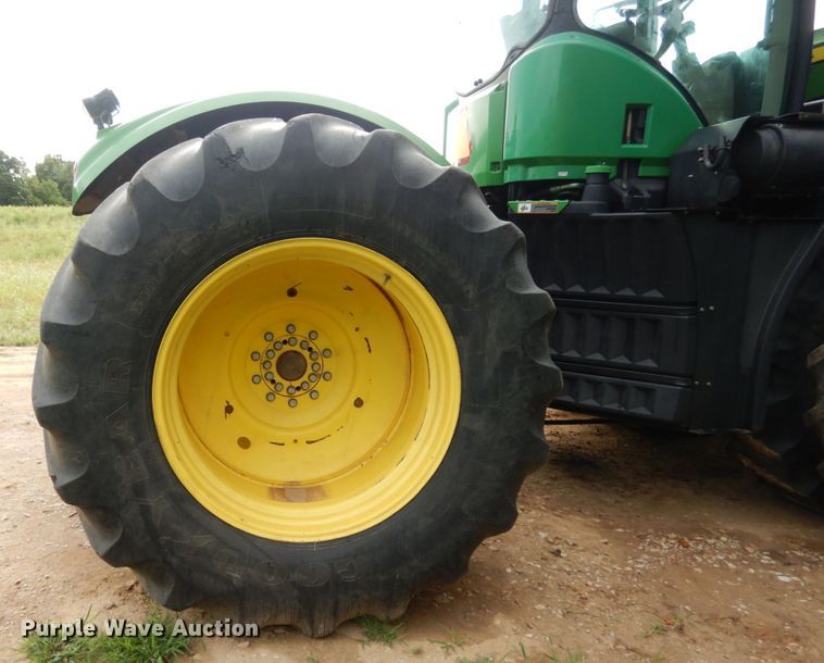 image for item KI9663 2013 John Deere 9460R Scraper Special  4WD tractor