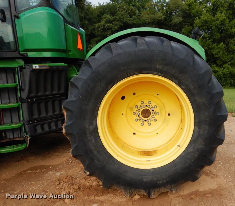 image for item KI9663 2013 John Deere 9460R Scraper Special  4WD tractor