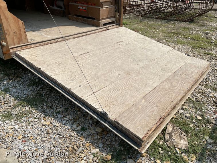 image for item KU9234 2009 Interstate  enclosed cargo trailer