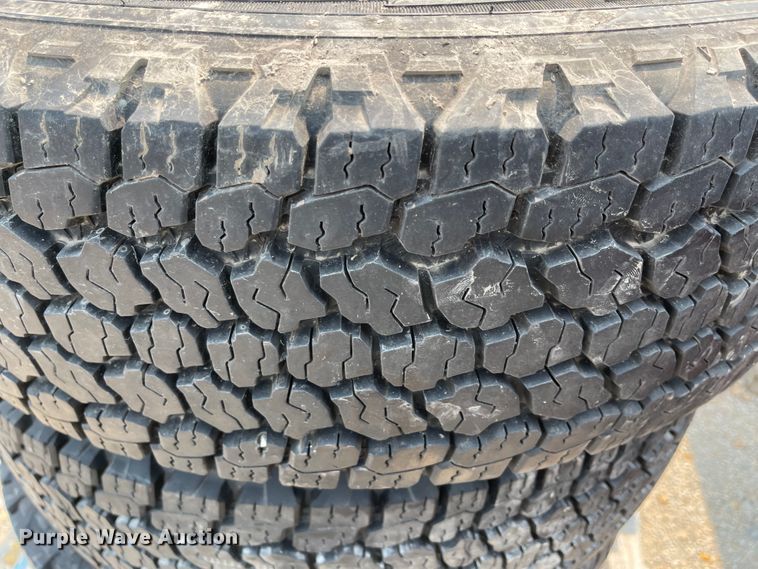 image for item KU9237 (5) tires