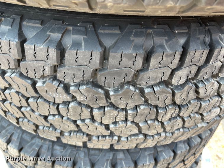 image for item KU9237 (5) tires