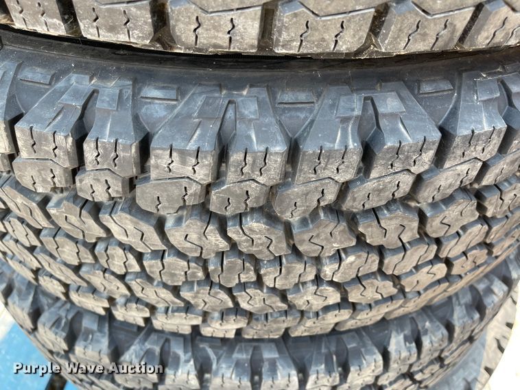 image for item KU9237 (5) tires