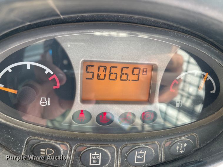 image for item KU9245 2012 Bobcat T870  tracked skid steer loader