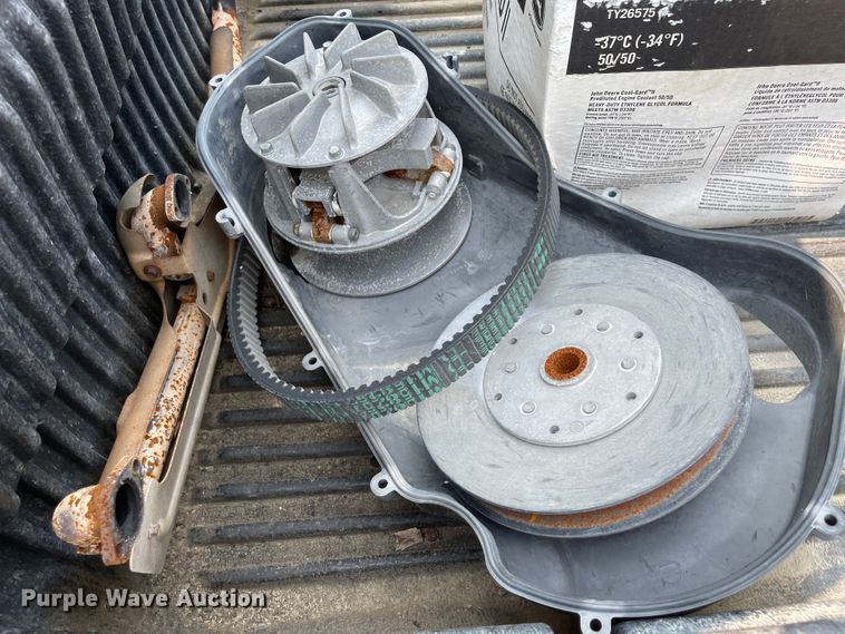 image for item KU9248 2009 John Deere Gator XUV  utility vehicle