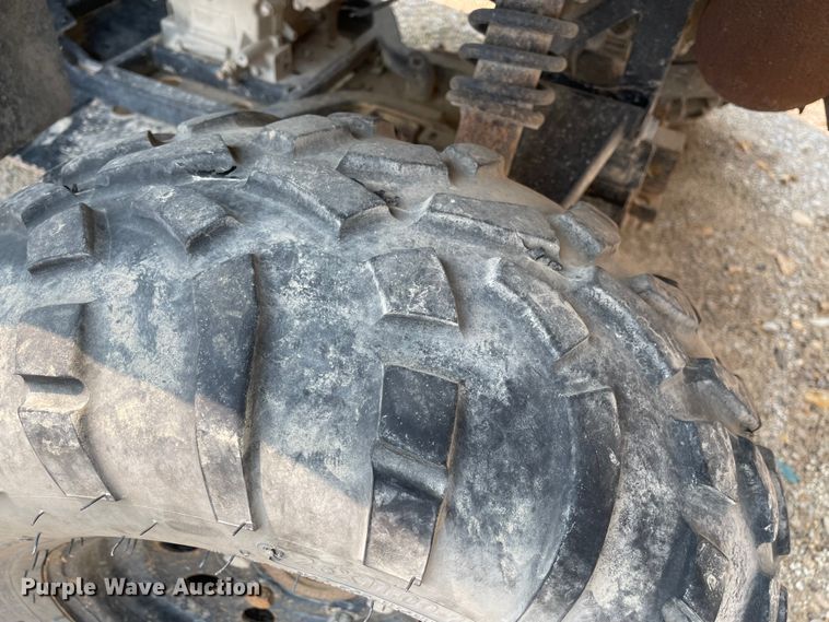 image for item KU9248 2009 John Deere Gator XUV  utility vehicle