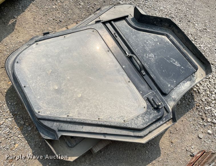 image for item KU9248 2009 John Deere Gator XUV  utility vehicle