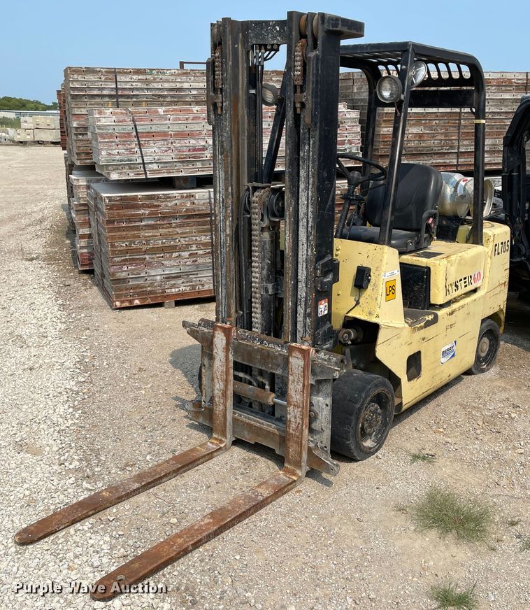 image for item KU9249 1990 Hyster 60  forklift