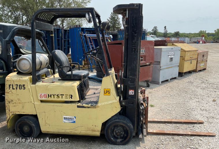 image for item KU9249 1990 Hyster 60  forklift