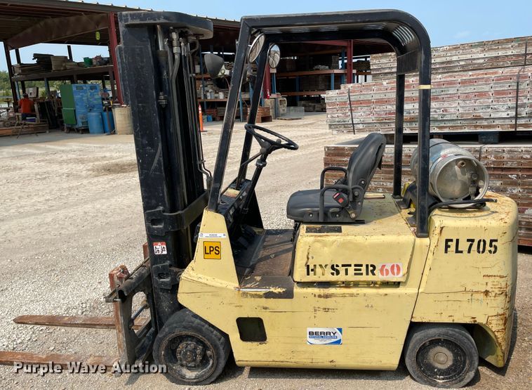 image for item KU9249 1990 Hyster 60  forklift